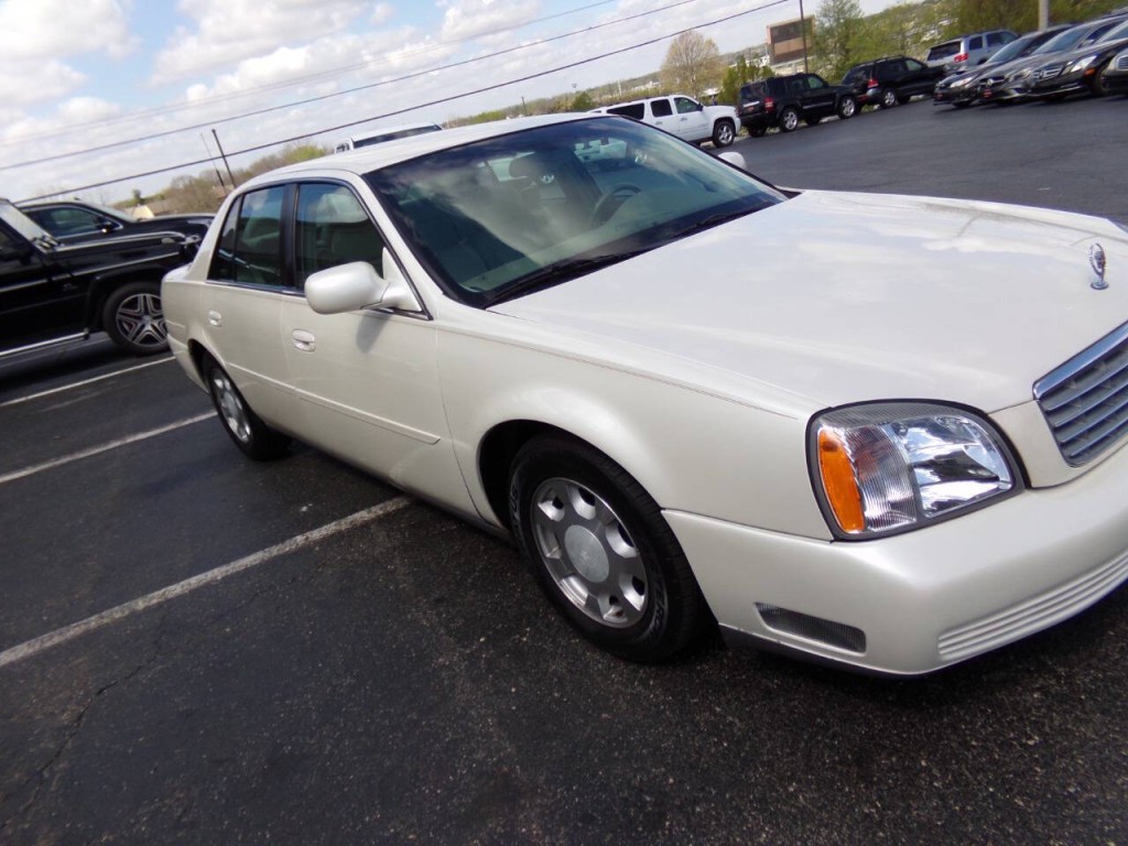 2001 Cadillac DeVille Image 40