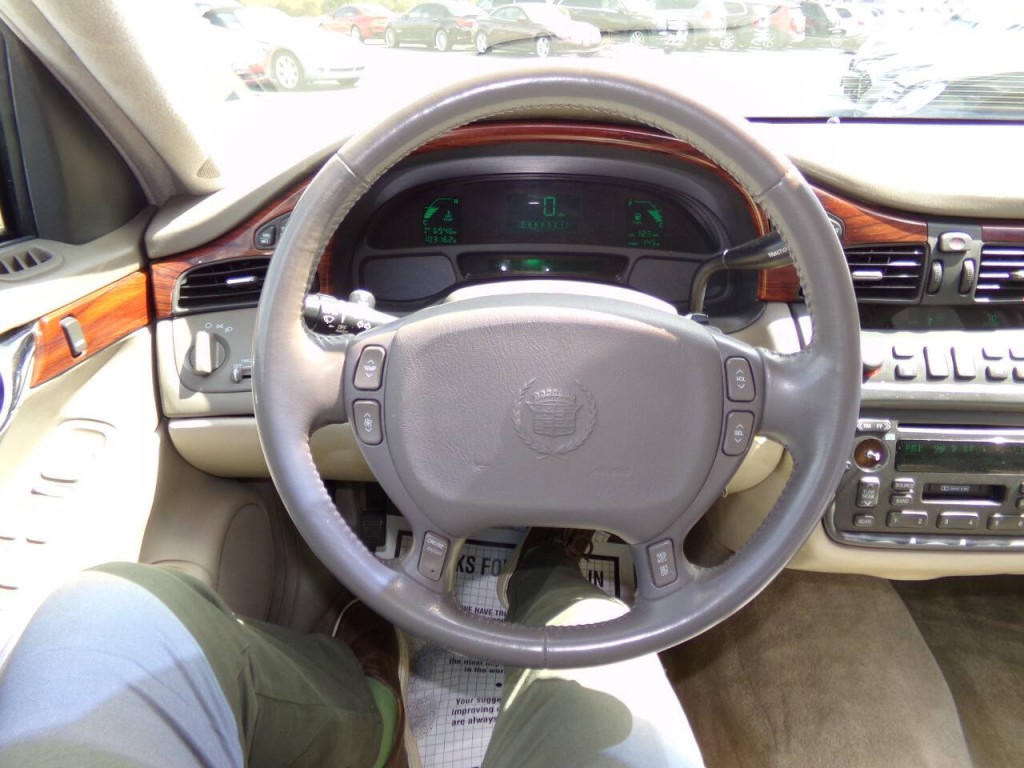2001 Cadillac DeVille Image 45