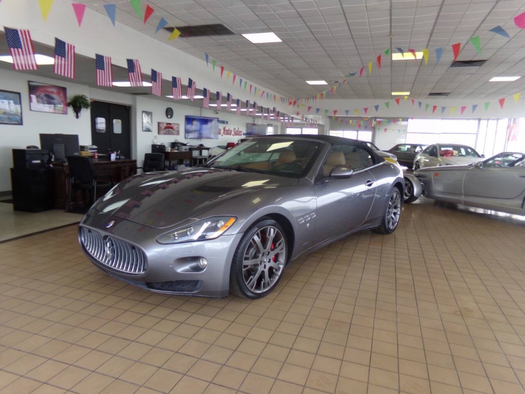 2015 Maserati GranTurismo Image 2