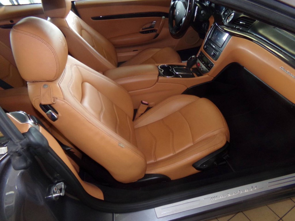 2015 Maserati GranTurismo Image 21