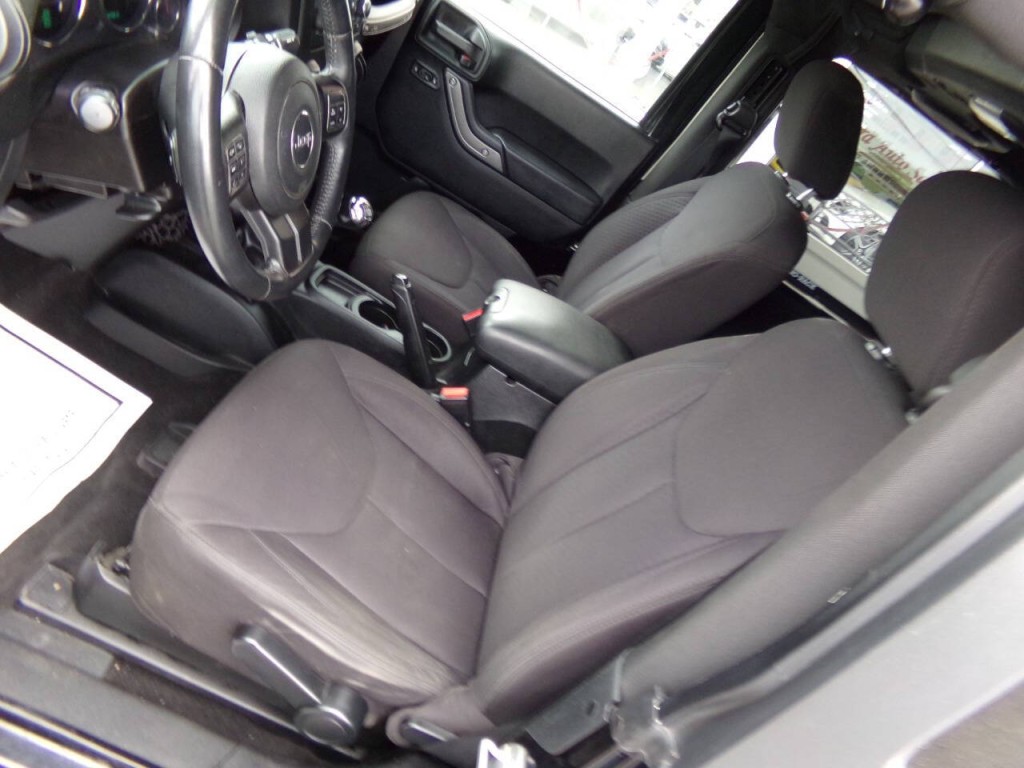 2014 Jeep Wrangler Image 11