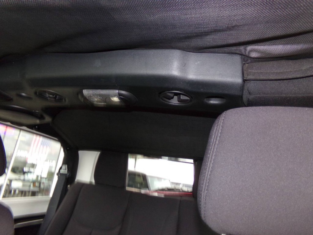2014 Jeep Wrangler Image 15