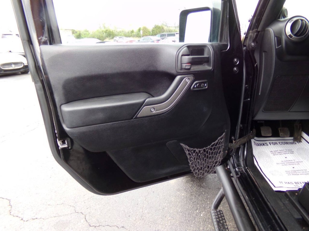 2014 Jeep Wrangler Image 16