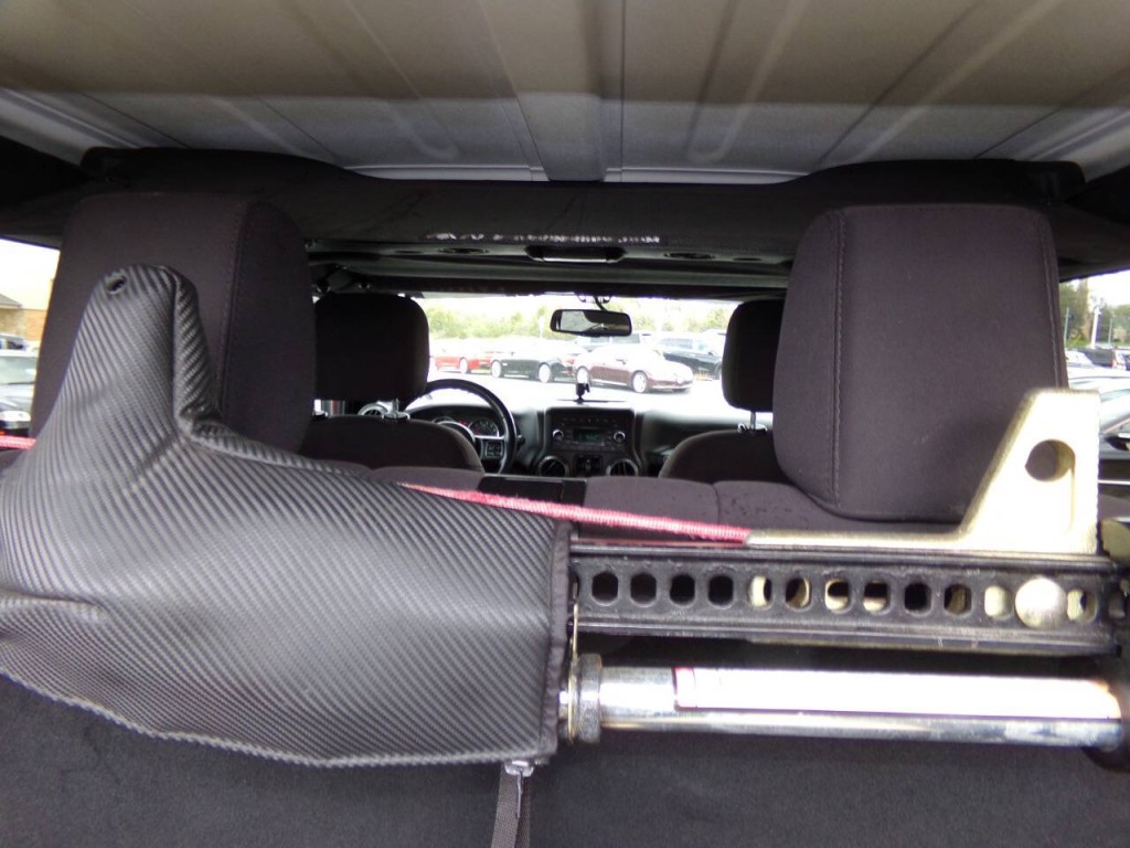 2014 Jeep Wrangler Image 18