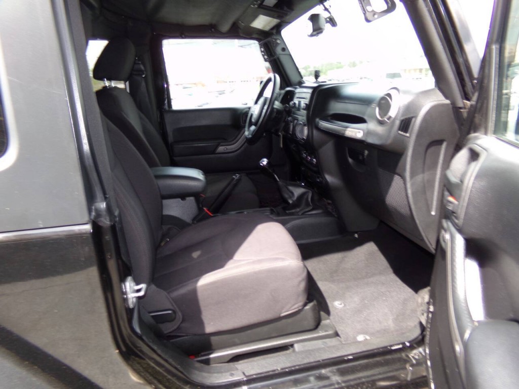 2014 Jeep Wrangler Image 21