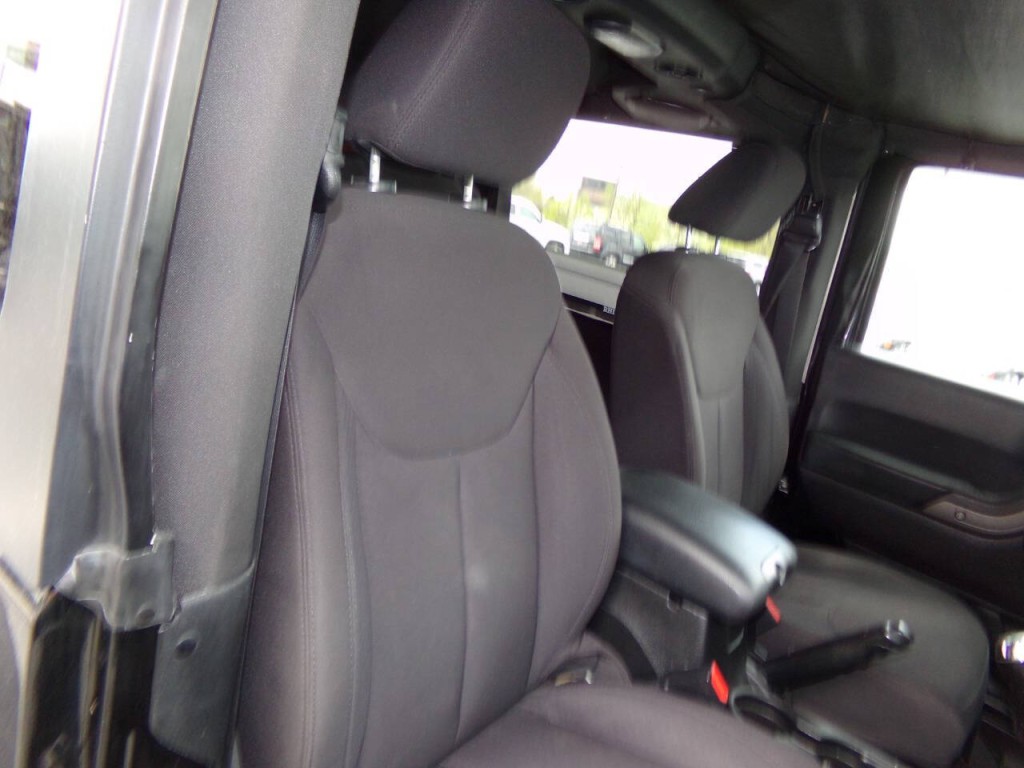 2014 Jeep Wrangler Image 23