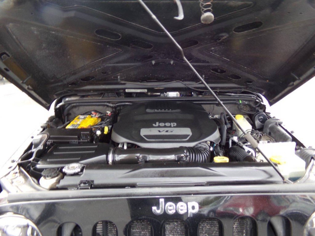 2014 Jeep Wrangler Image 25