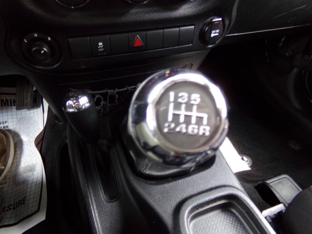 2014 Jeep Wrangler Image 63