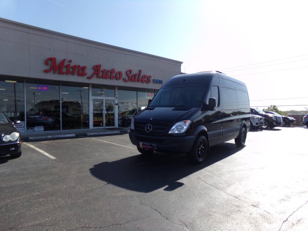 2011 Mercedes-Benz Sprinter Image 4