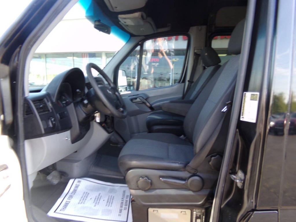 2011 Mercedes-Benz Sprinter Image 11
