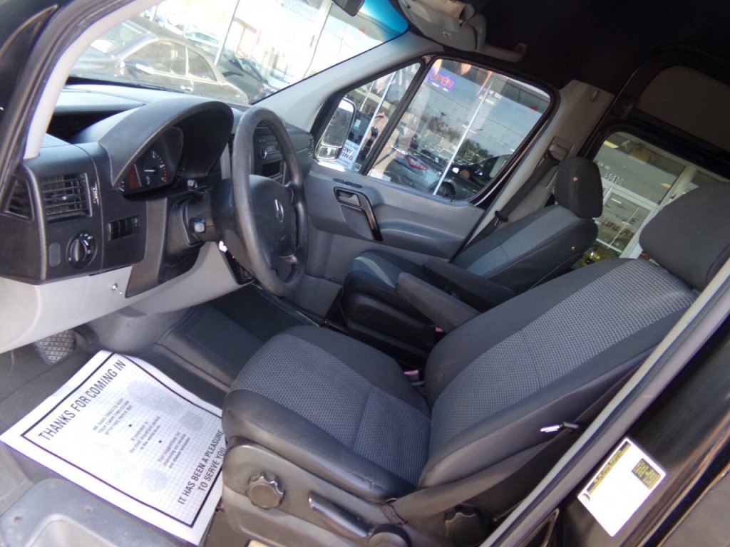 2011 Mercedes-Benz Sprinter Image 12