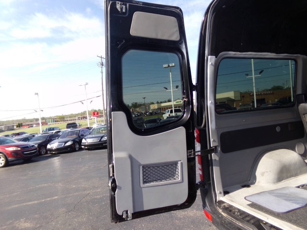 2011 Mercedes-Benz Sprinter Image 29