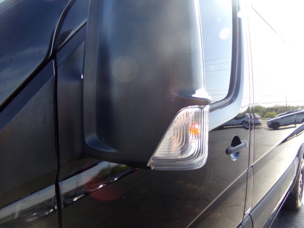 2011 Mercedes-Benz Sprinter Image 39