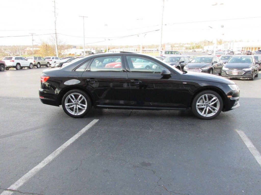 2017 Audi A4 Image 8
