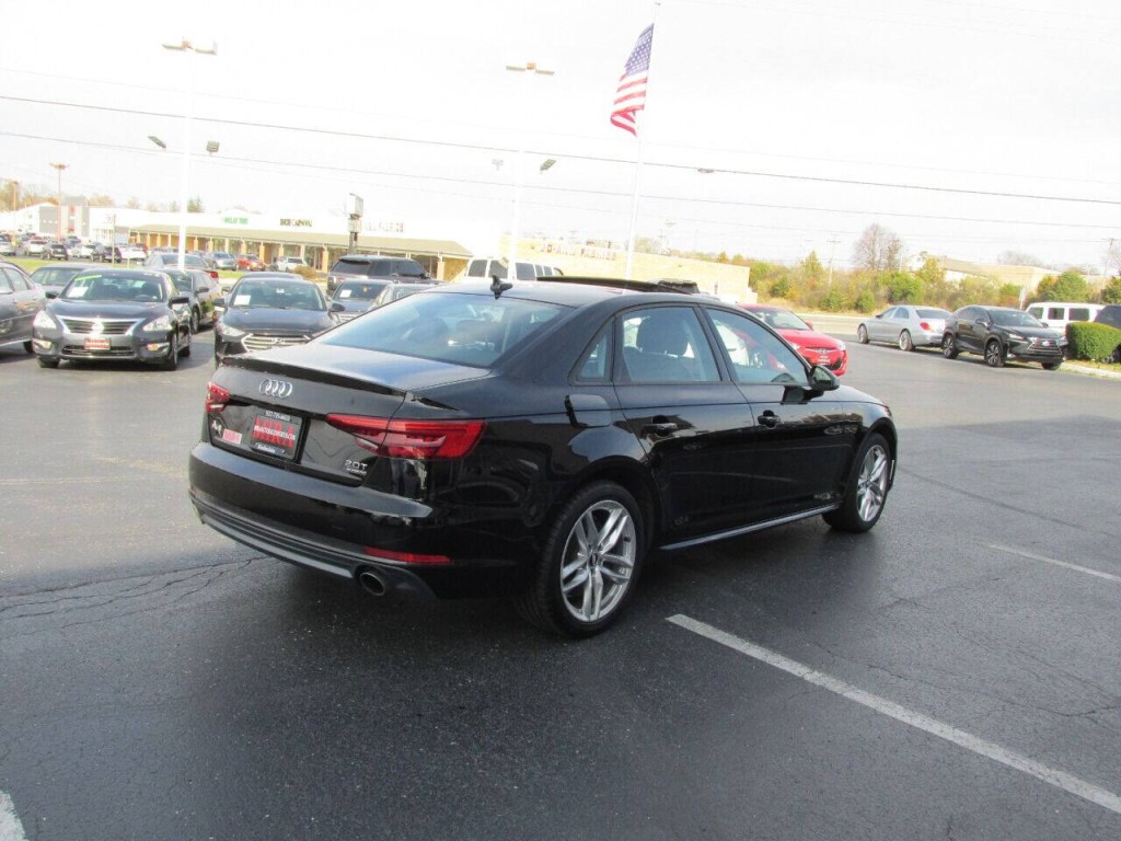 2017 Audi A4 Image 9