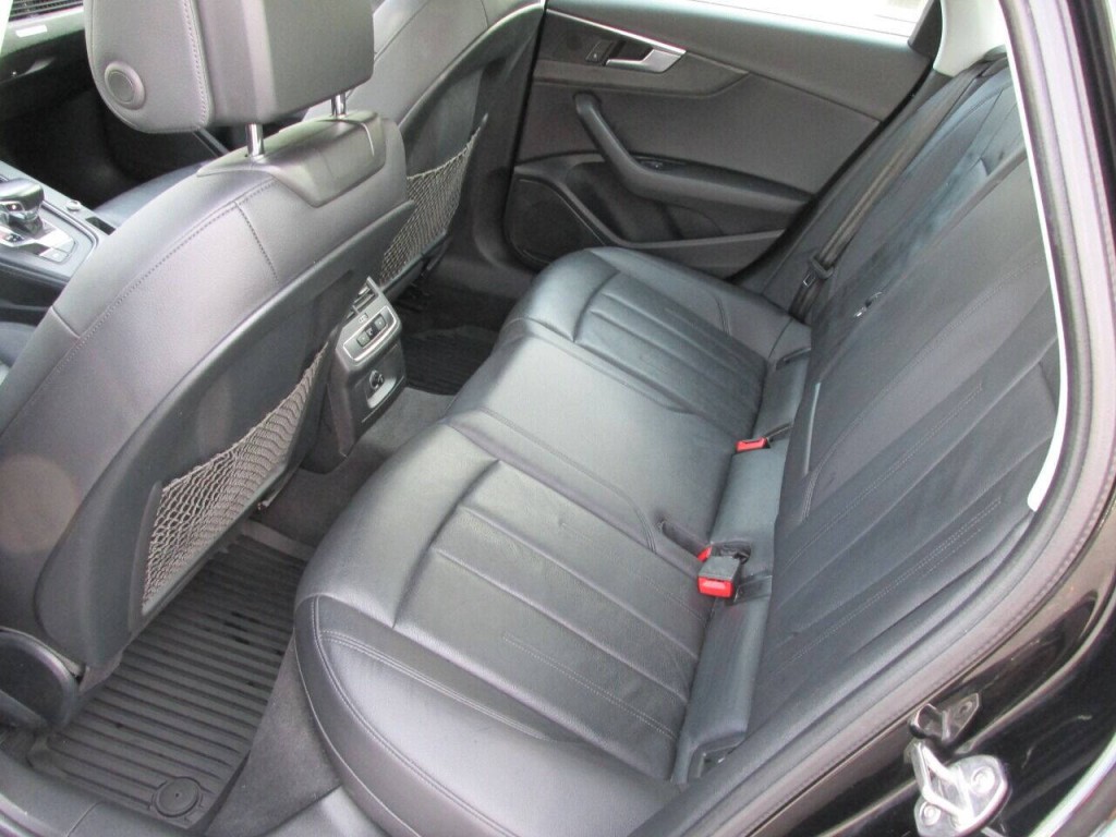 2017 Audi A4 Image 17