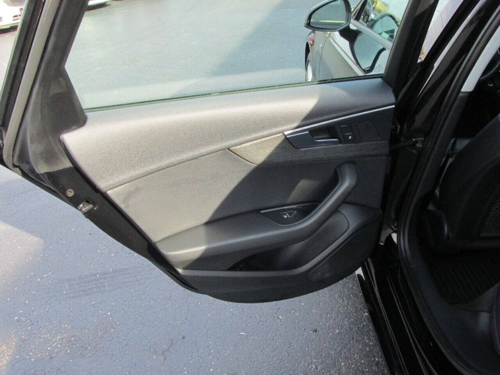 2017 Audi A4 Image 24