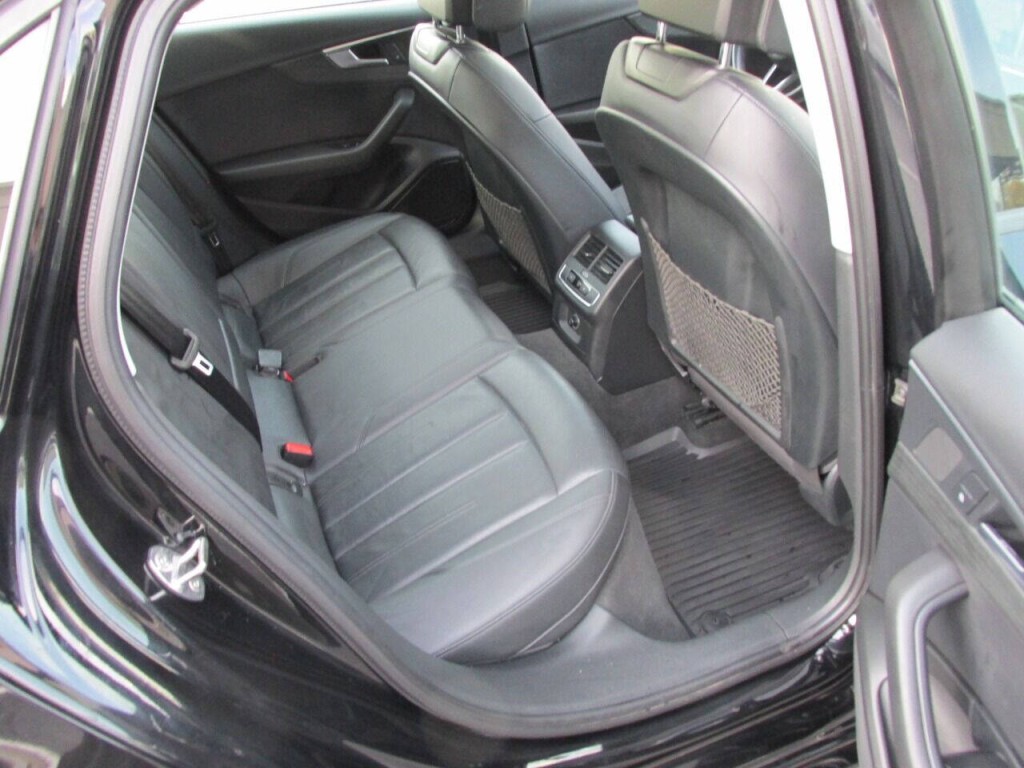 2017 Audi A4 Image 27