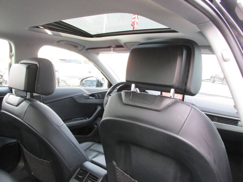 2017 Audi A4 Image 30