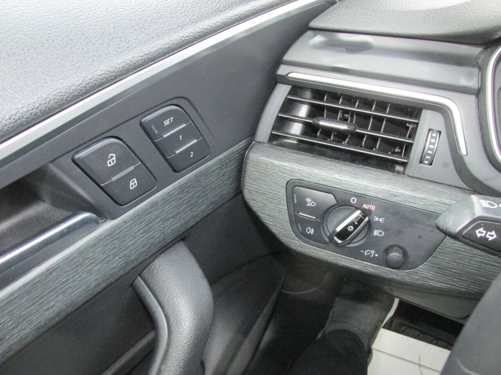 2017 Audi A4 Image 61