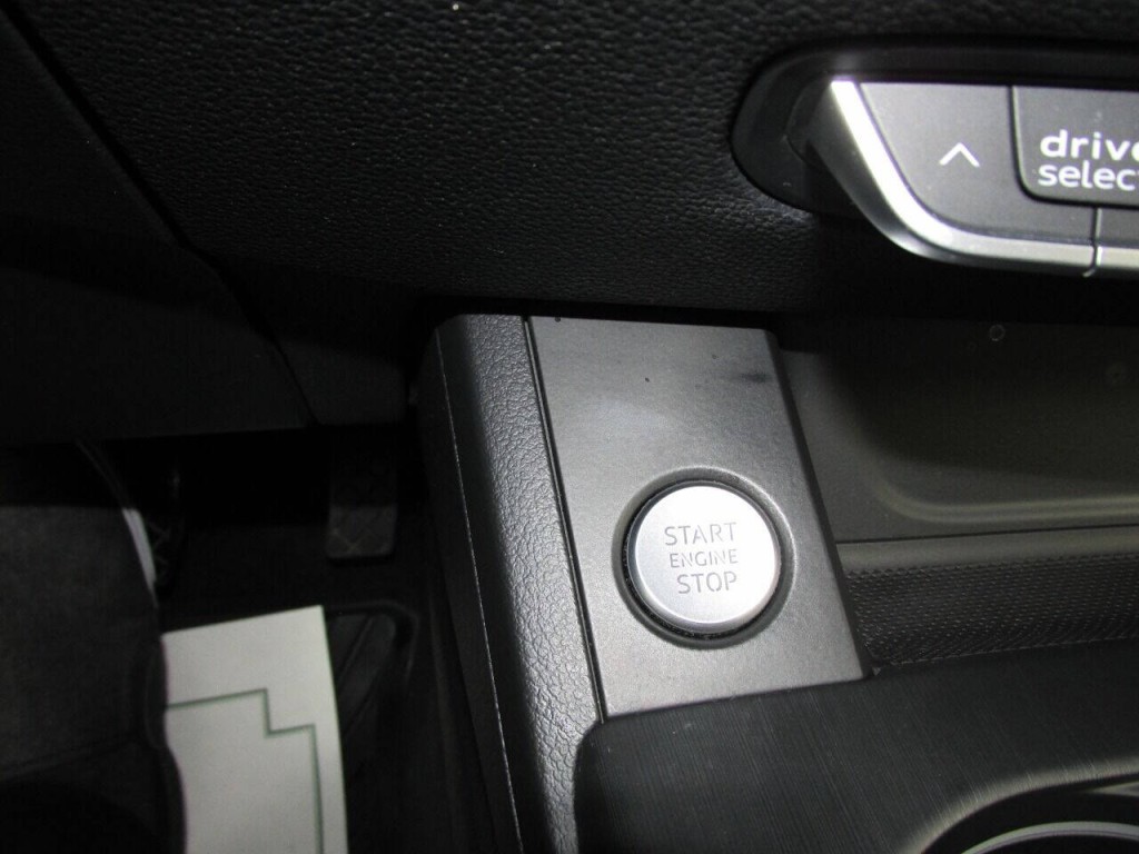 2017 Audi A4 Image 75