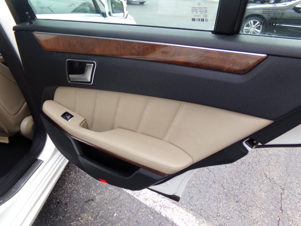 2013 Mercedes-Benz E-Class Image 24