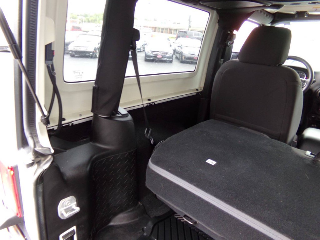 2015 Jeep Wrangler Image 7