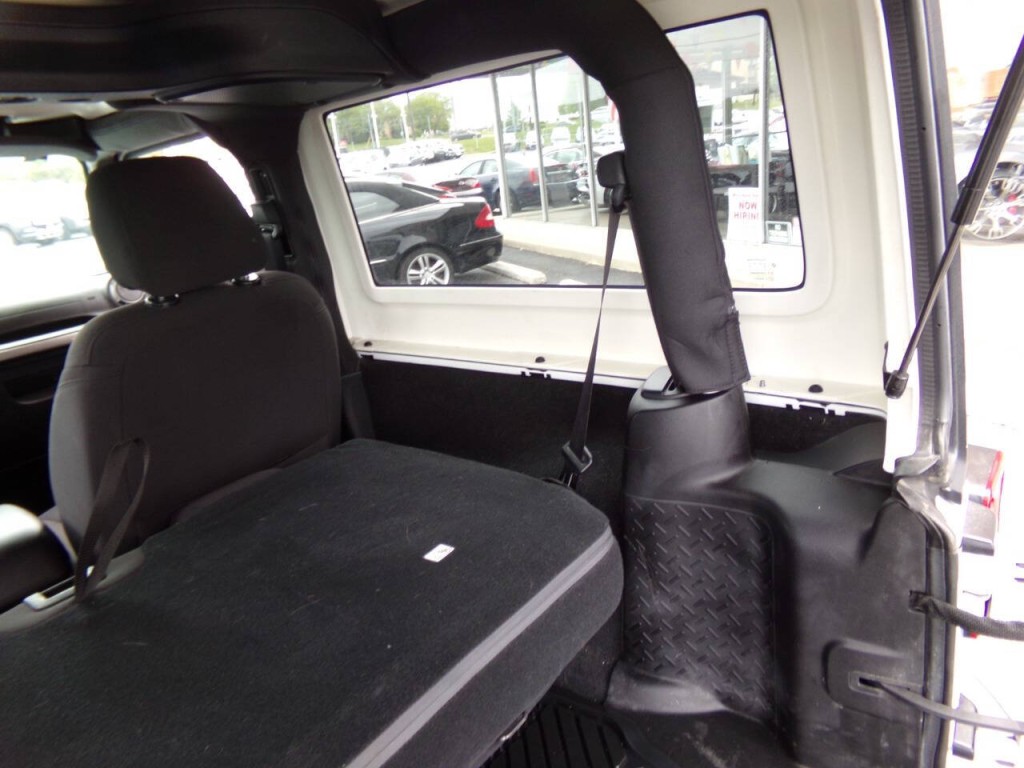 2015 Jeep Wrangler Image 8
