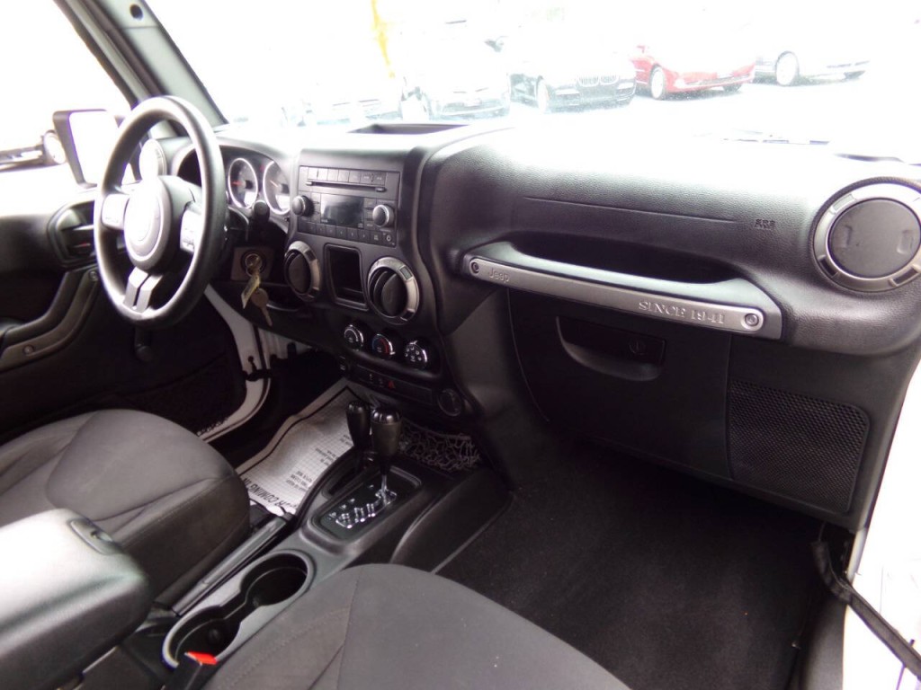 2015 Jeep Wrangler Image 14