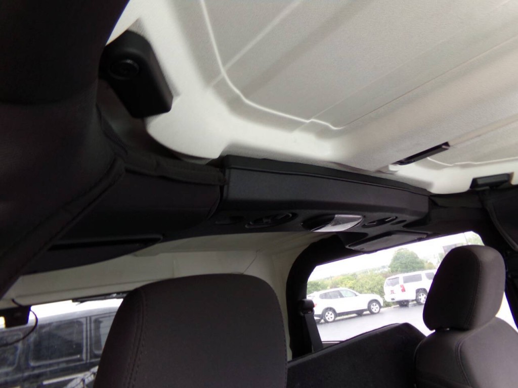 2015 Jeep Wrangler Image 21