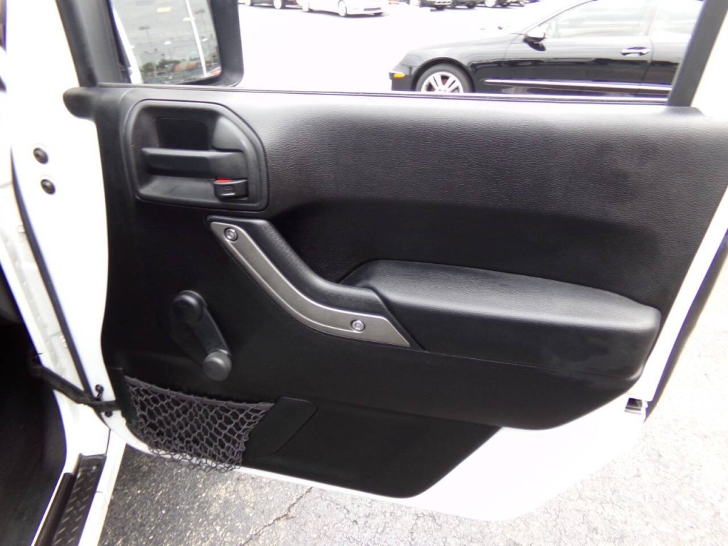 2015 Jeep Wrangler Image 23