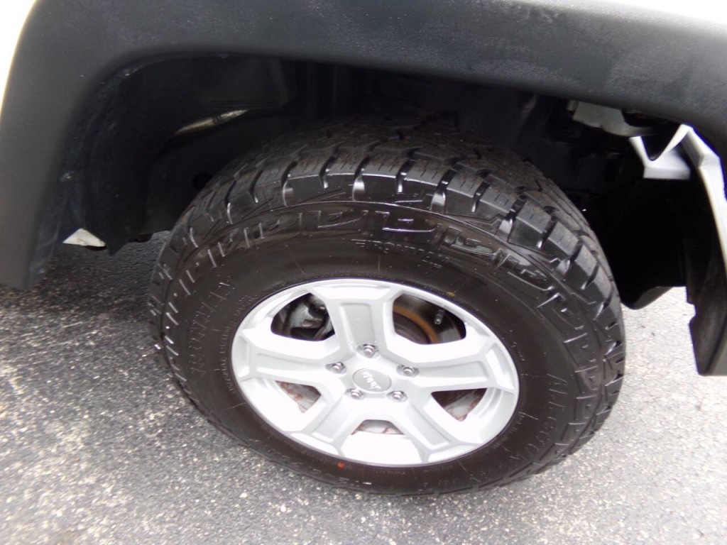 2015 Jeep Wrangler Image 25
