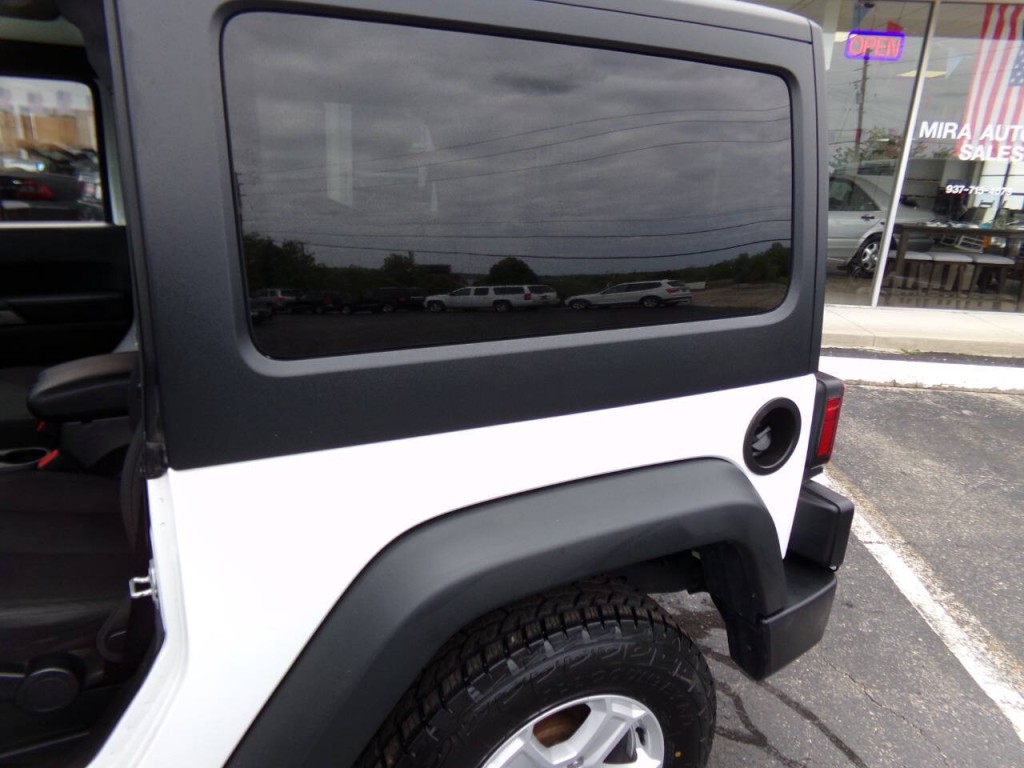 2015 Jeep Wrangler Image 32