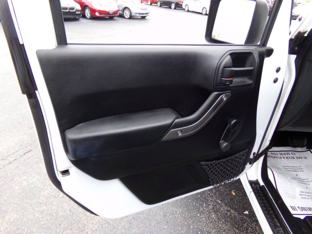 2015 Jeep Wrangler Image 33