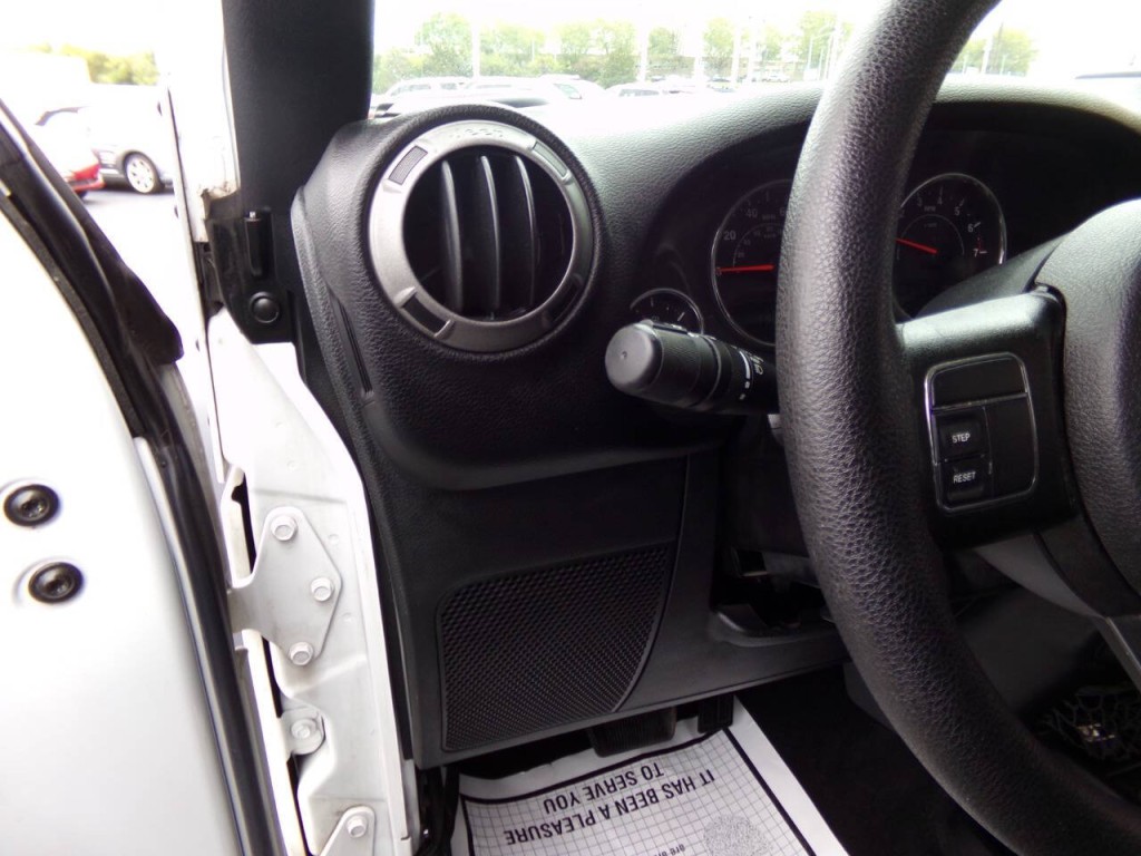 2015 Jeep Wrangler Image 34