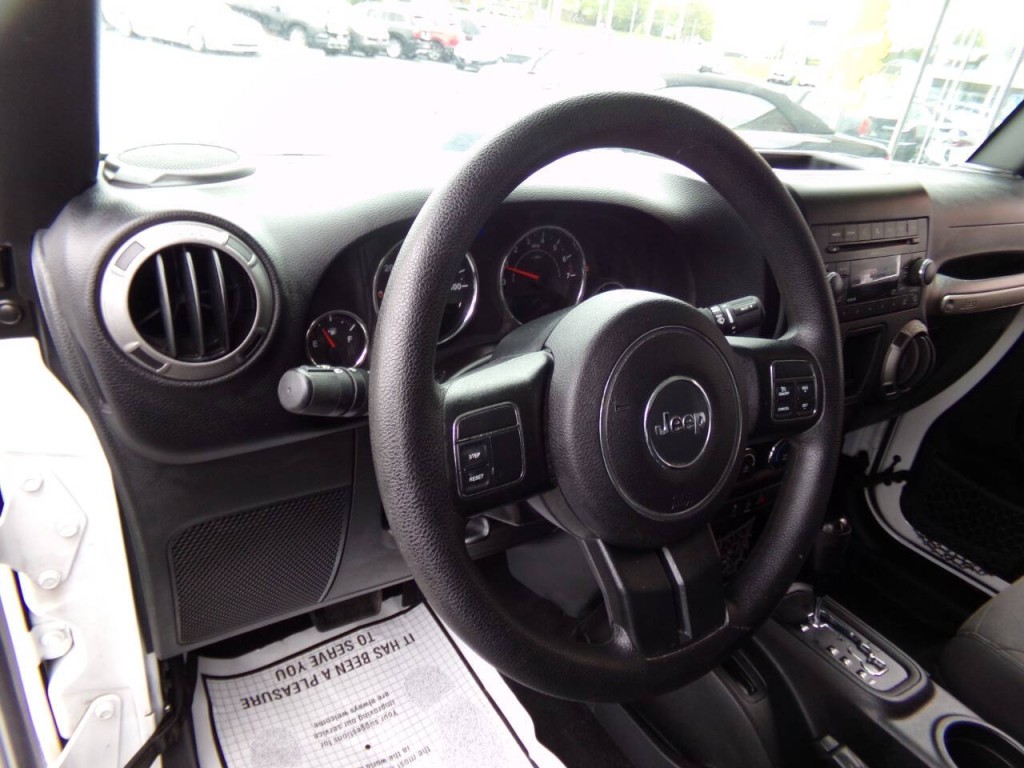 2015 Jeep Wrangler Image 35