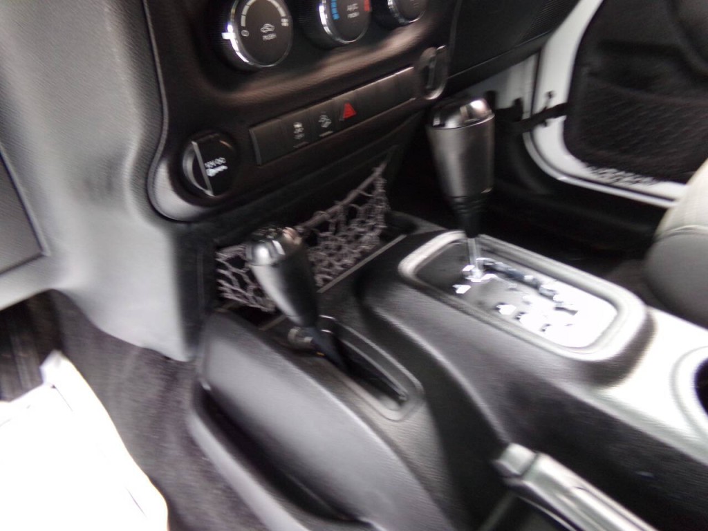 2015 Jeep Wrangler Image 37