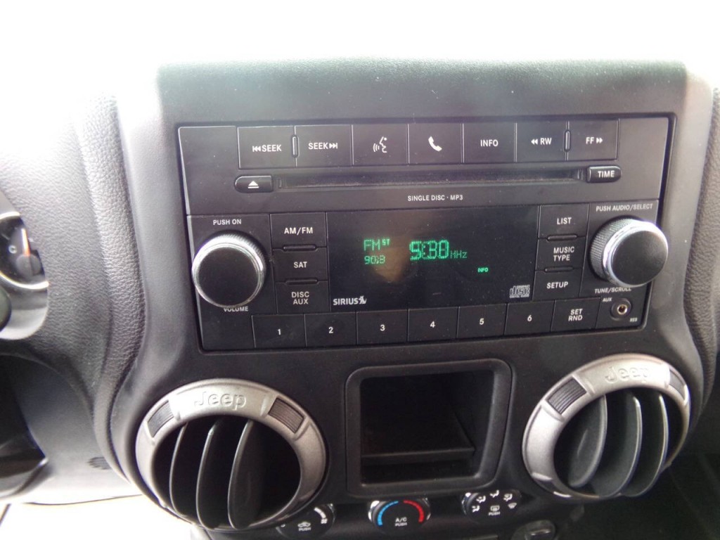 2015 Jeep Wrangler Image 43