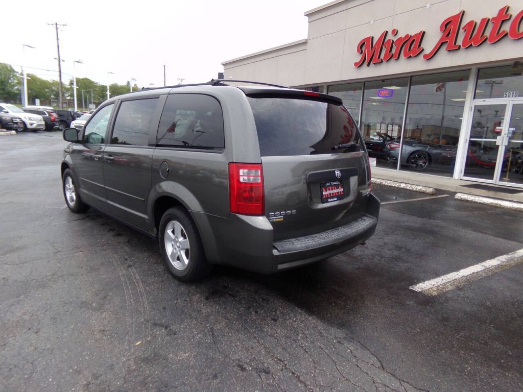2010 Dodge Grand Caravan Image 8