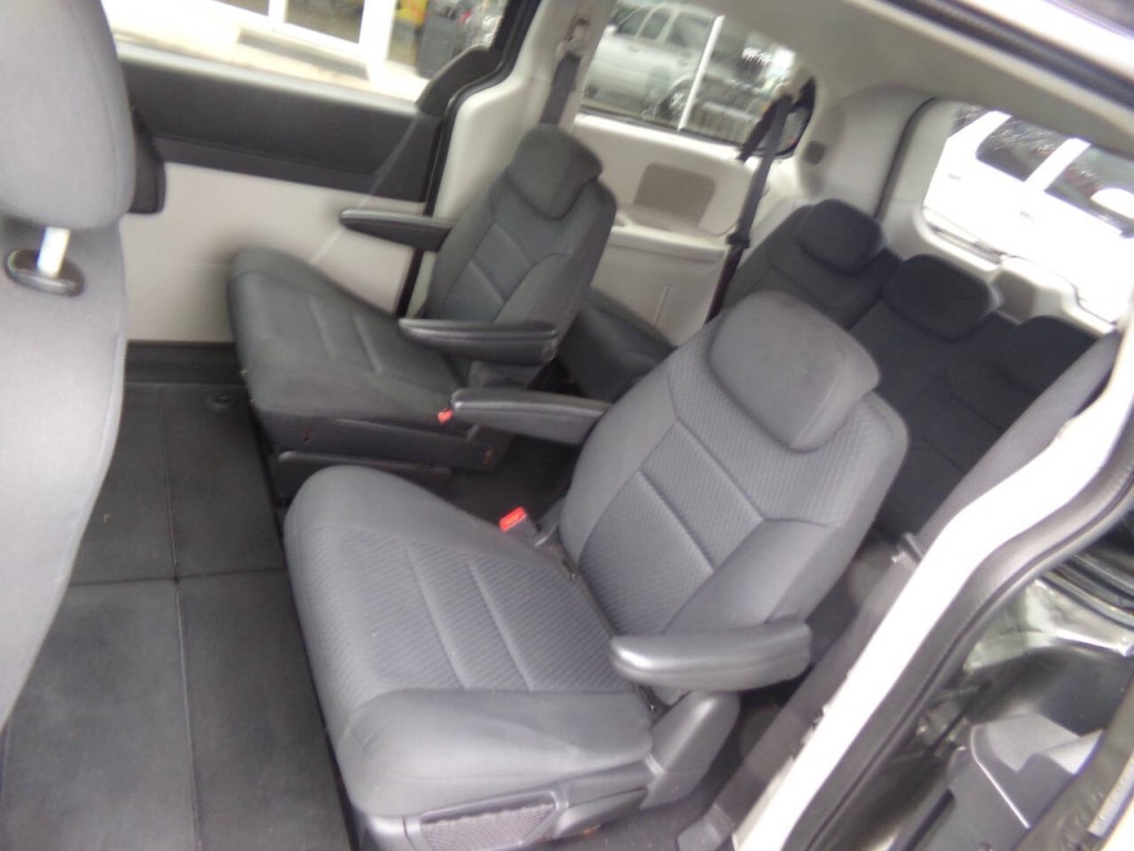 2010 Dodge Grand Caravan Image 16