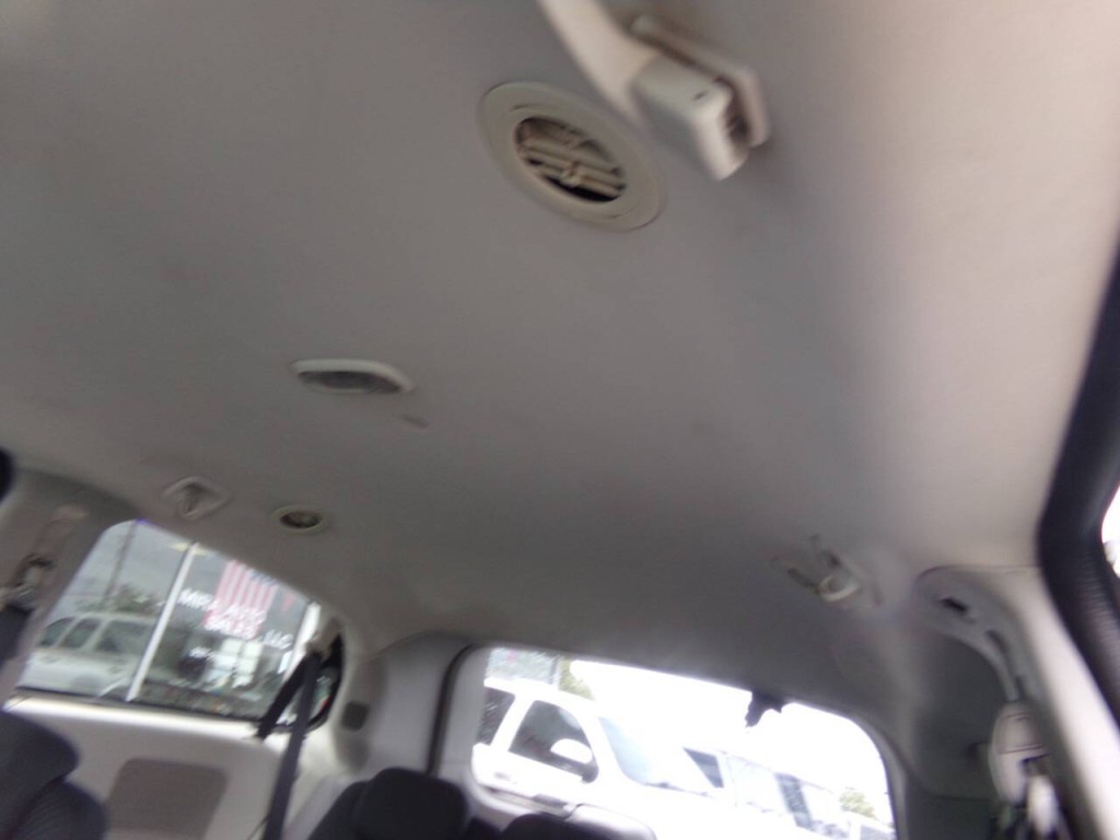 2010 Dodge Grand Caravan Image 21
