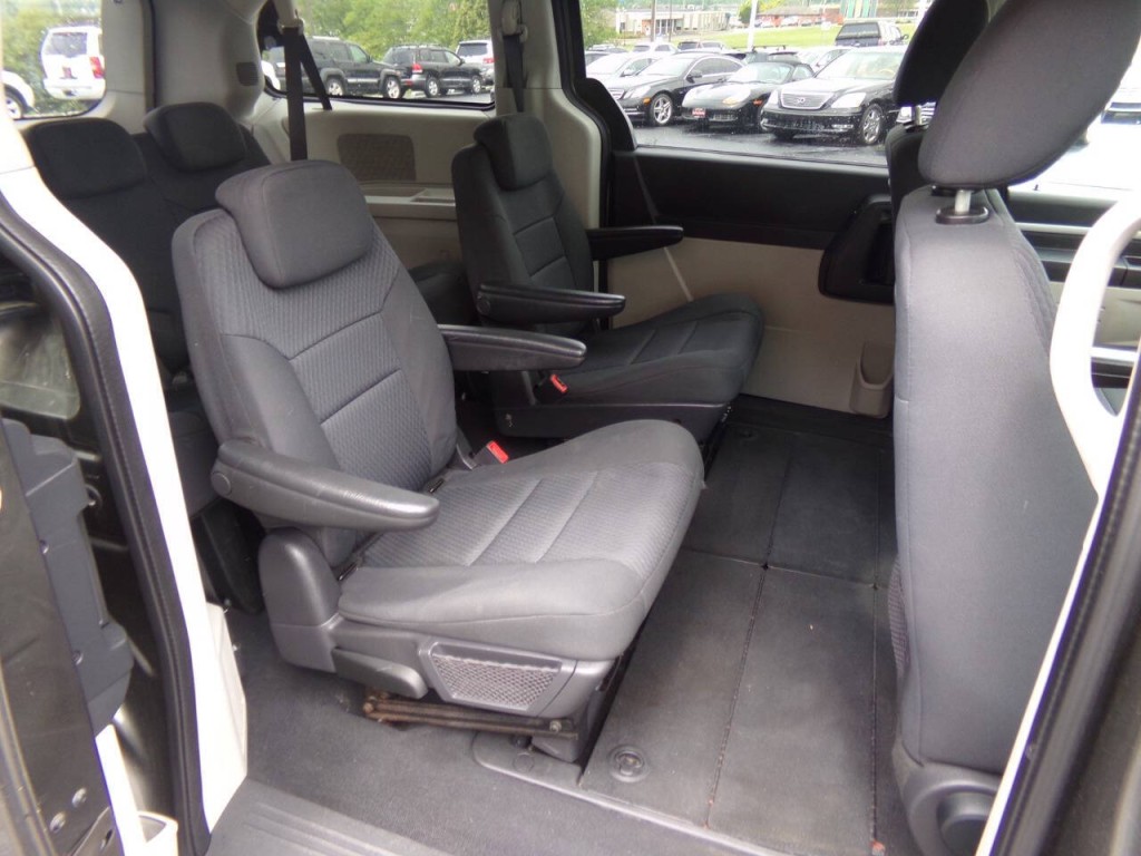 2010 Dodge Grand Caravan Image 25
