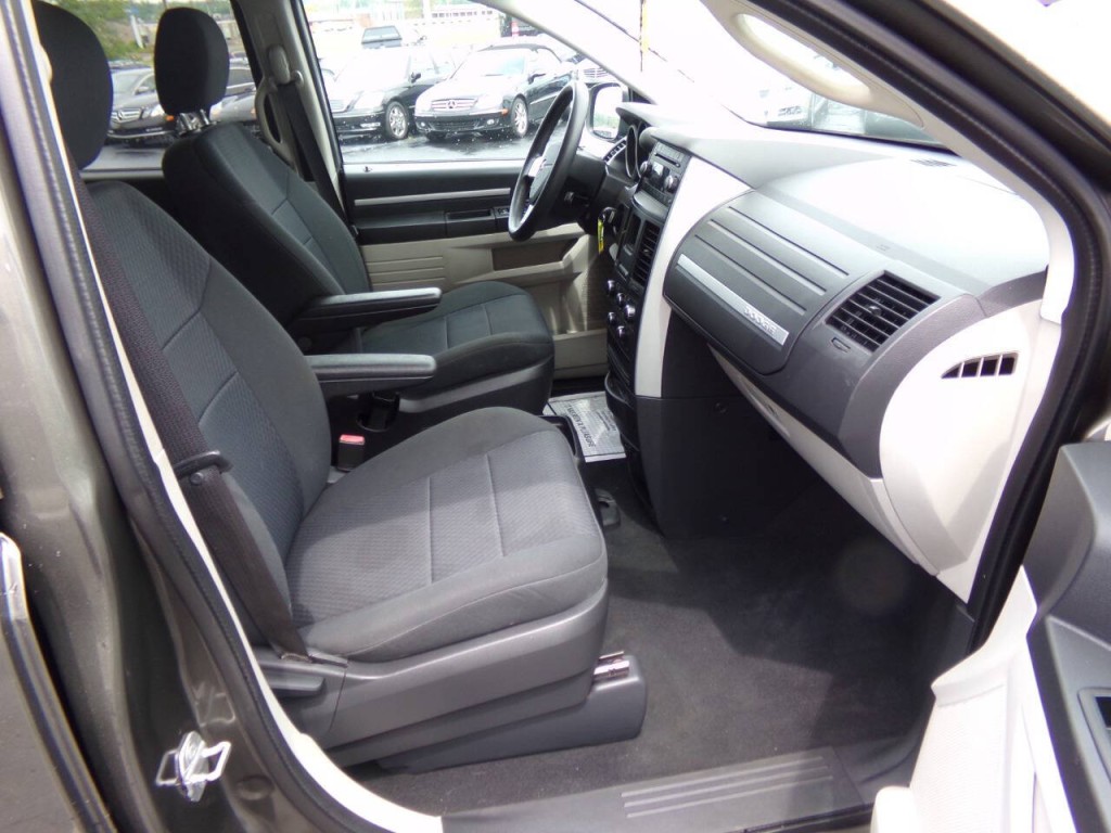 2010 Dodge Grand Caravan Image 29