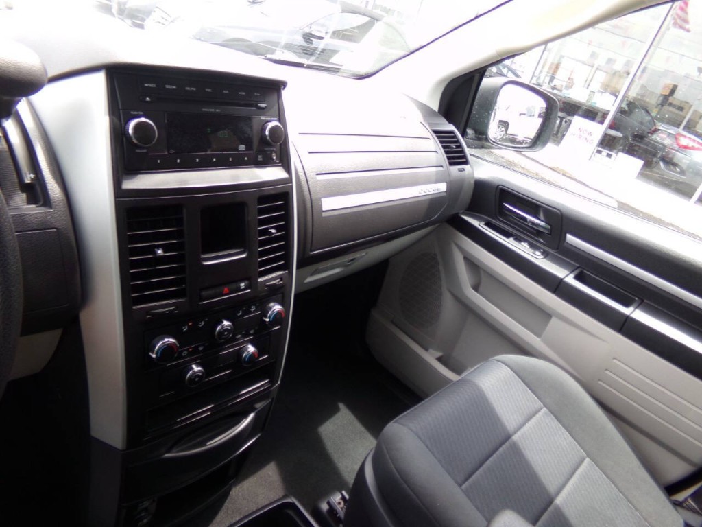 2010 Dodge Grand Caravan Image 59