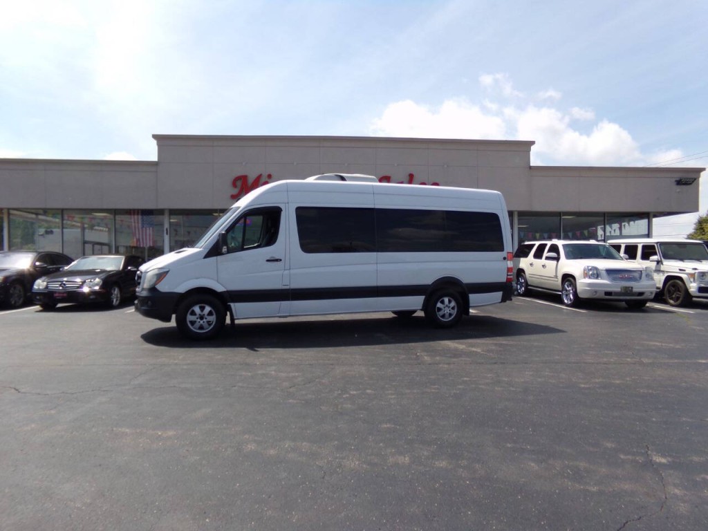 2014 Mercedes-Benz Sprinter Image 3