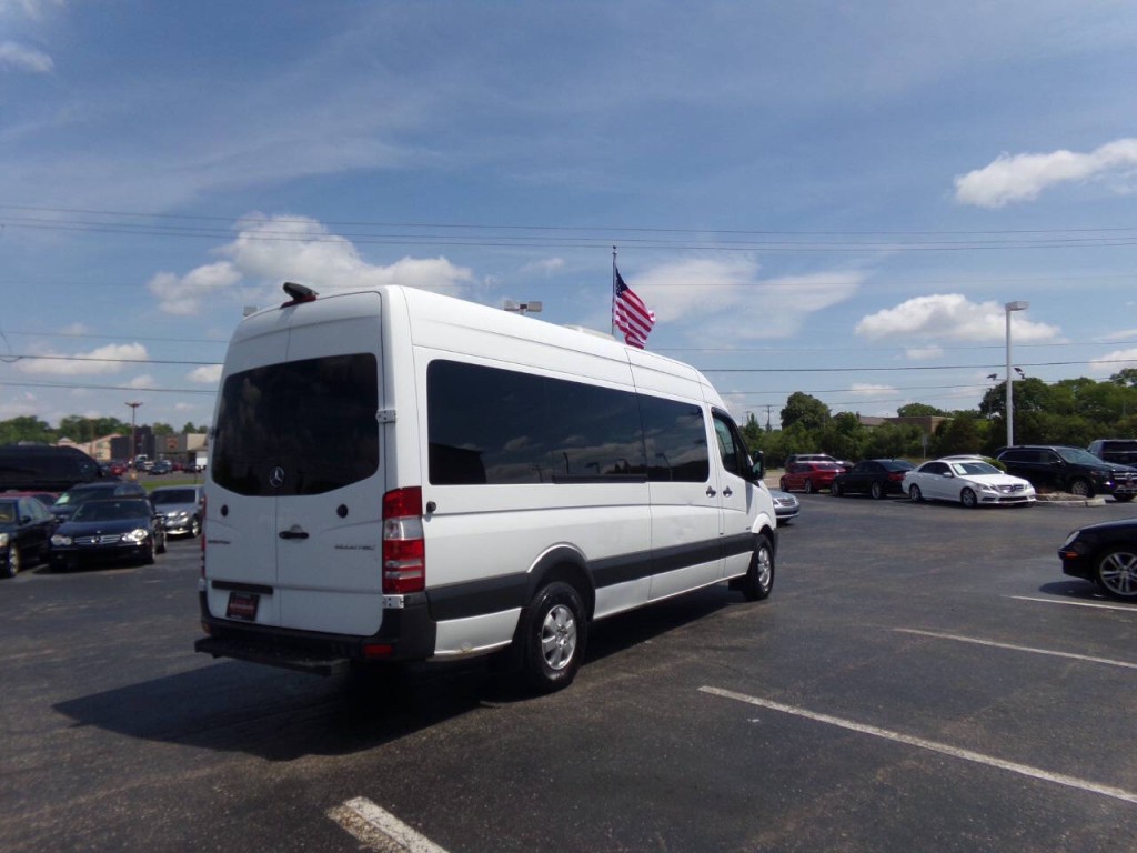 2014 Mercedes-Benz Sprinter Image 9