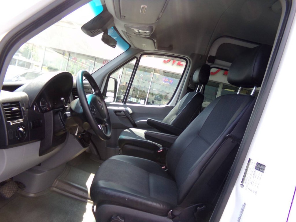 2014 Mercedes-Benz Sprinter Image 14