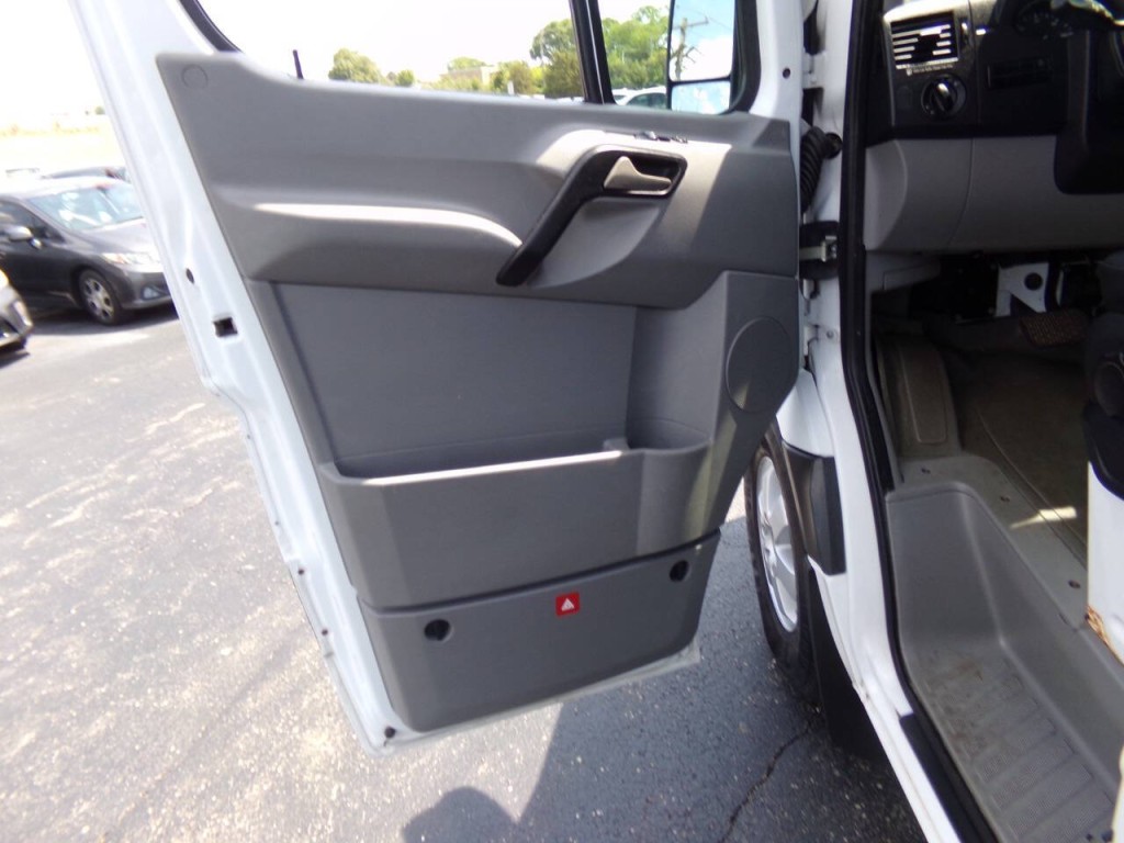 2014 Mercedes-Benz Sprinter Image 16