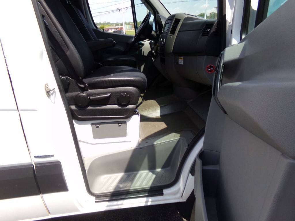 2014 Mercedes-Benz Sprinter Image 17