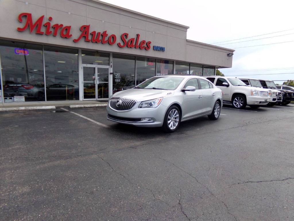2016 Buick LaCrosse Image 2